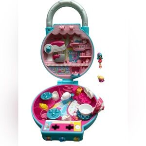 Shopkins Lil' Secrets Secret Lock Great Bakes Cupcakes Mini Playset